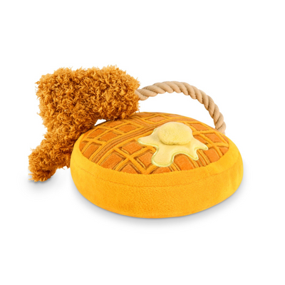 Іграшка для собак Вафля з куркою Pet Play - S 7754 фото